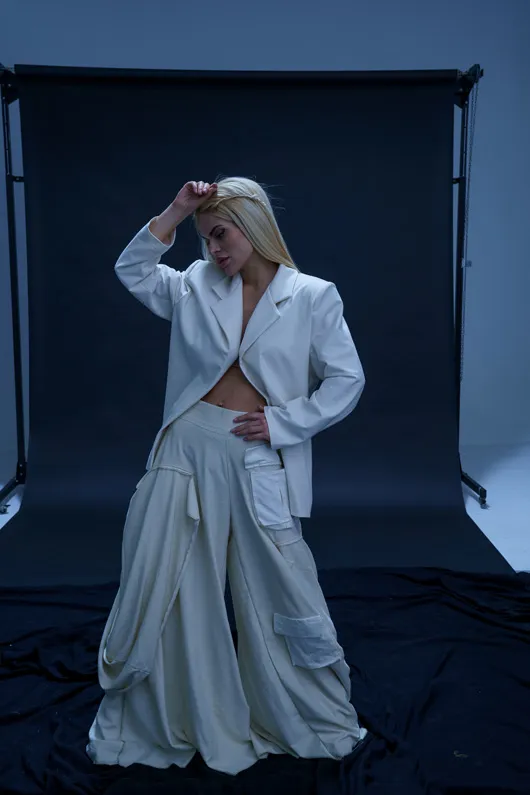 Хелена Тодорова и Вероника Стефанова участваха в заснемането на фотосесията на Ния Топалова. Прически: Александър Иванчев - салон за красота V&A Glamour, грим: Виктория Стефан, модели Вероника Стефанова и Хелена Тодорова.
Фото: © Дилян Марков