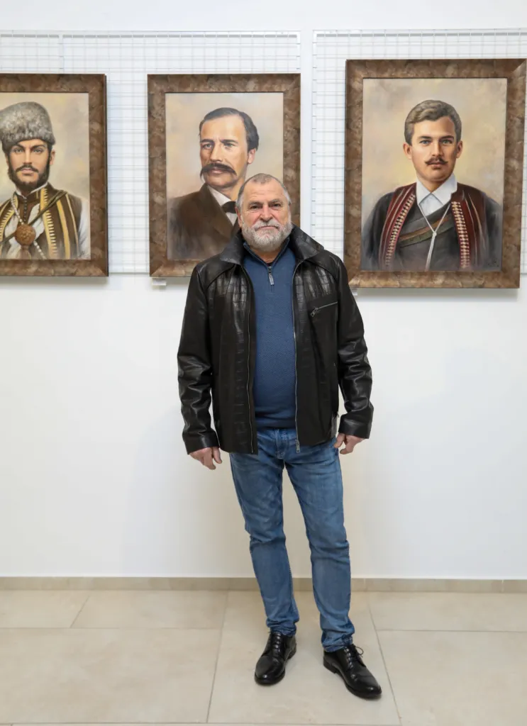 Художникът Юрий Ковачев. Фото: © Академия за мода / Петър Станев