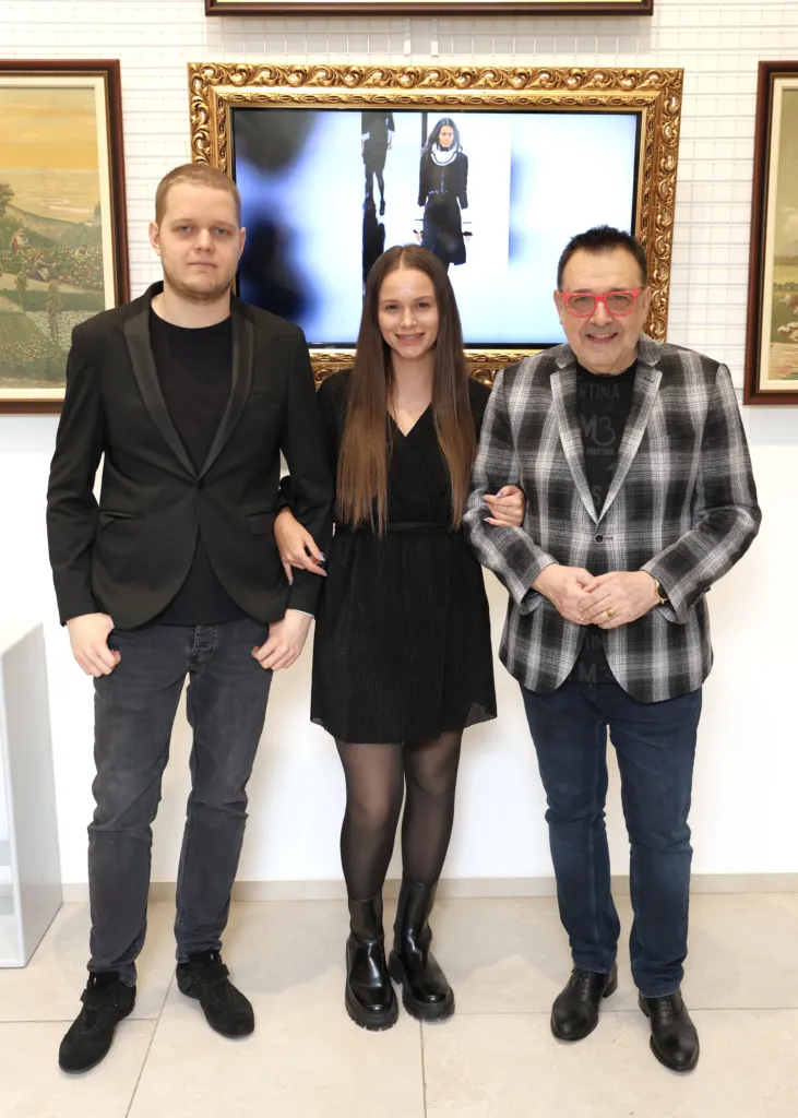Калин Стойков, Хелена Тодорова и проф. Любомир Стойков. Фото: Академия за мода / Петър Станев