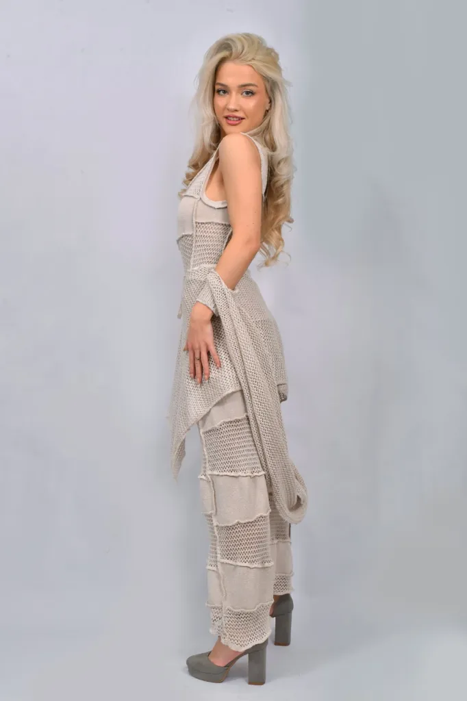 Аутфит от колекцията на Аксел Харди за пролет 2025. Модел: Зари Баждарова – Мис Търновград
Фото: Нено Вълковски