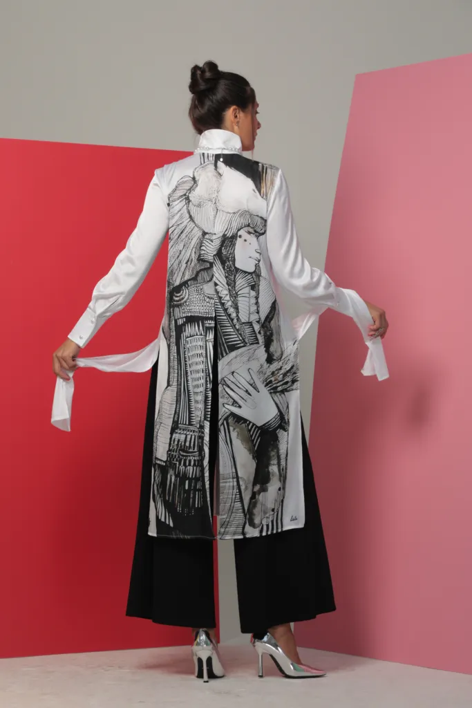 Дълга риза “KAI”. Фото: Костадин Кръстев-Коко