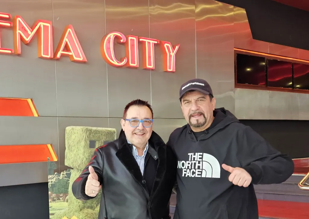 Проф. Любомир Стойков и Ники Кънчев по време на предварителната медийна прожекция на „Аматьорът“. Фото: Личен архив на проф. Любомир Стойков