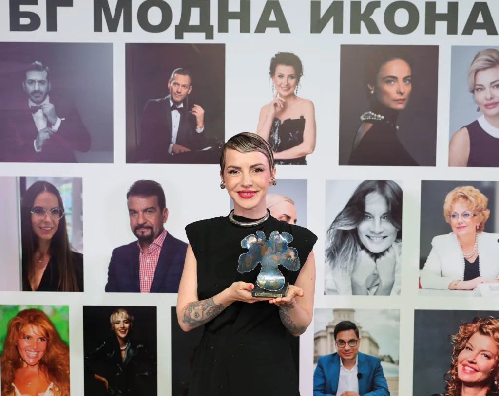 Поли Генова - носител на приза „БГ модна икона 2025“ в категория „Музика“. Фото: Академия за мода / Петър Станев