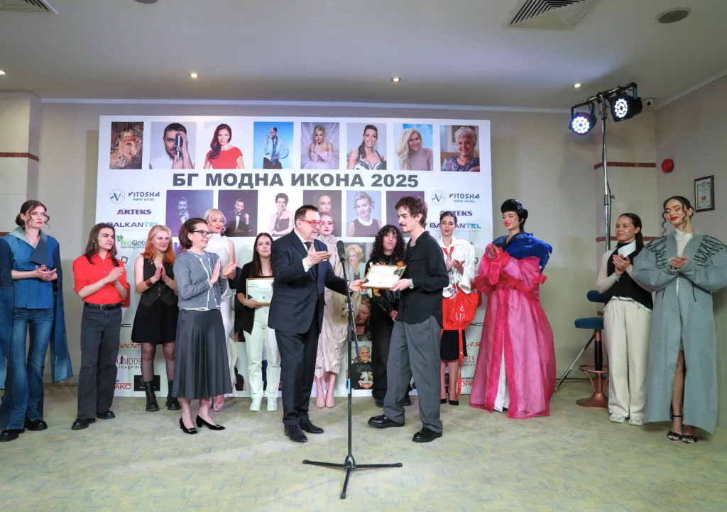 Димитър Аврамов – стипендиант на Академията за мода – социална мисия „Златна игла 2024”. Фото: Академия за мода / Петър Станев