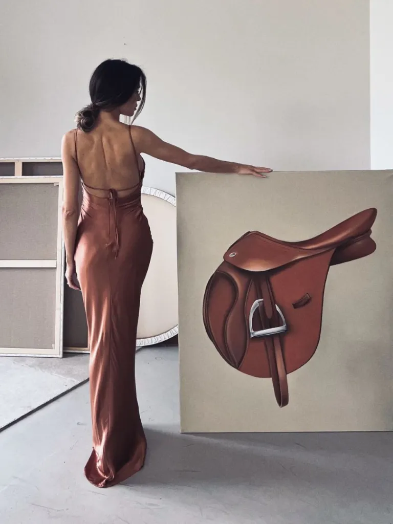 Илиана Илиева и нейно произведение. Фото: Личен архив на Илиана Илиева