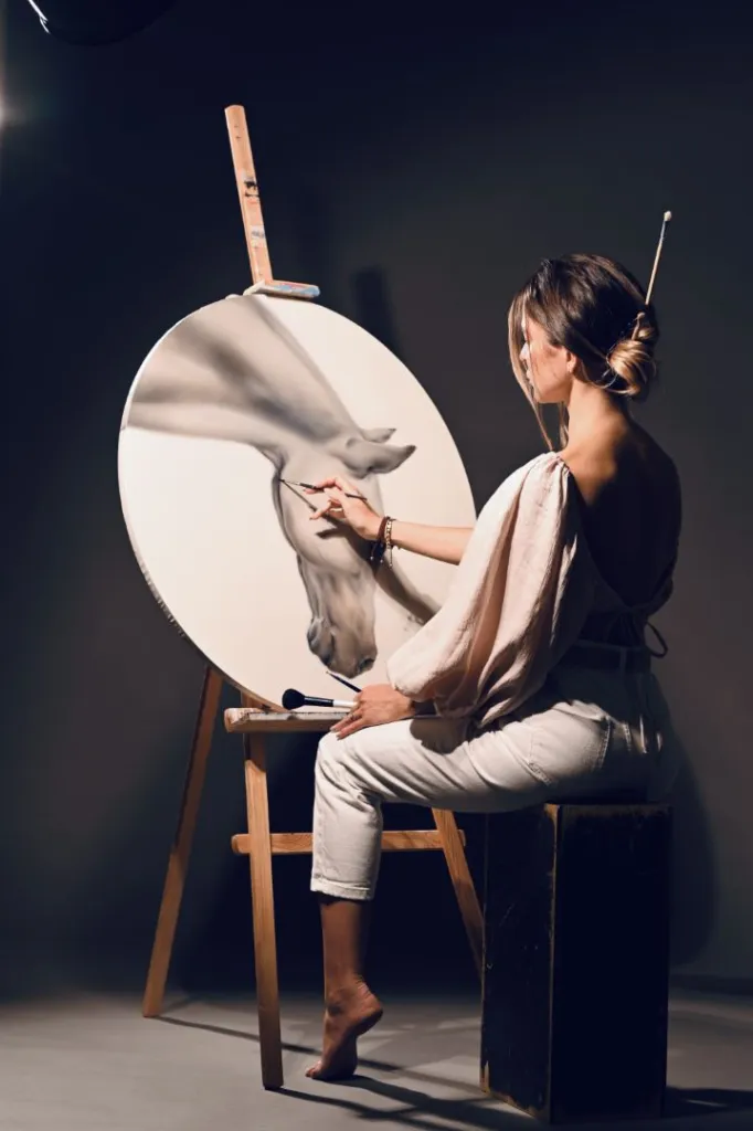 Илиана Илиева и нейно произведение. Фото: Личен архив на Илиана Илиева