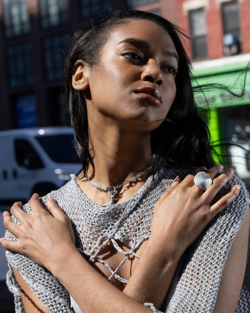 Тоалетът на „Аксел Харди“, избран от FLANELLE. Фото: Marcio Honorato