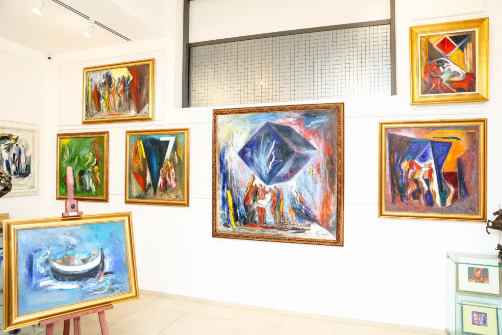 Картини от изложбата „Енчо Пиронков – живопис – колекция Банови“. Фото: Алма комуникация / Петър Станев