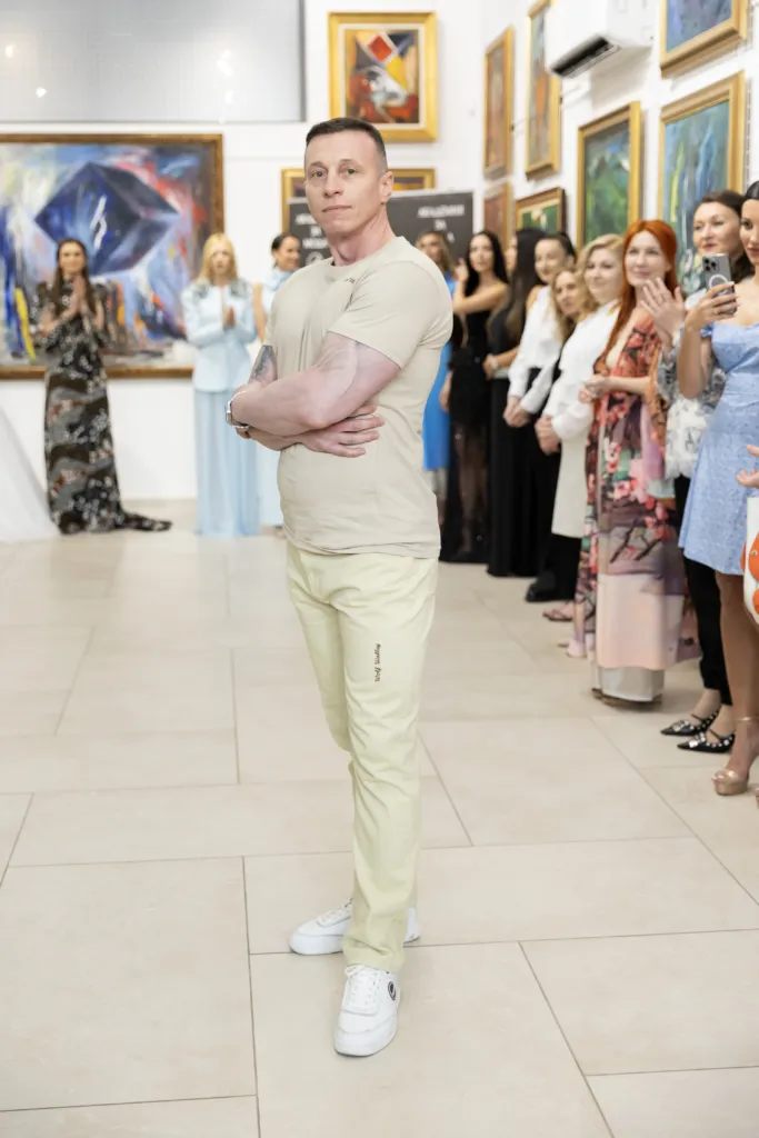 Антон Филипов в тоалет на Милена Петрова. Фото: Академия за мода / Петър Станев