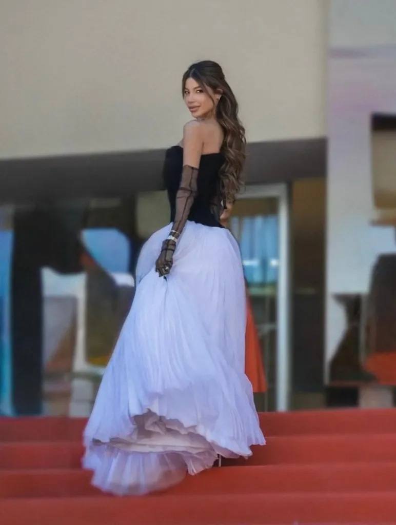 Камила Белли – инфлуенсър и предприемач, облечена в тоалет на Ивет Бианки.
Фото: Архив на Ивет Бианки