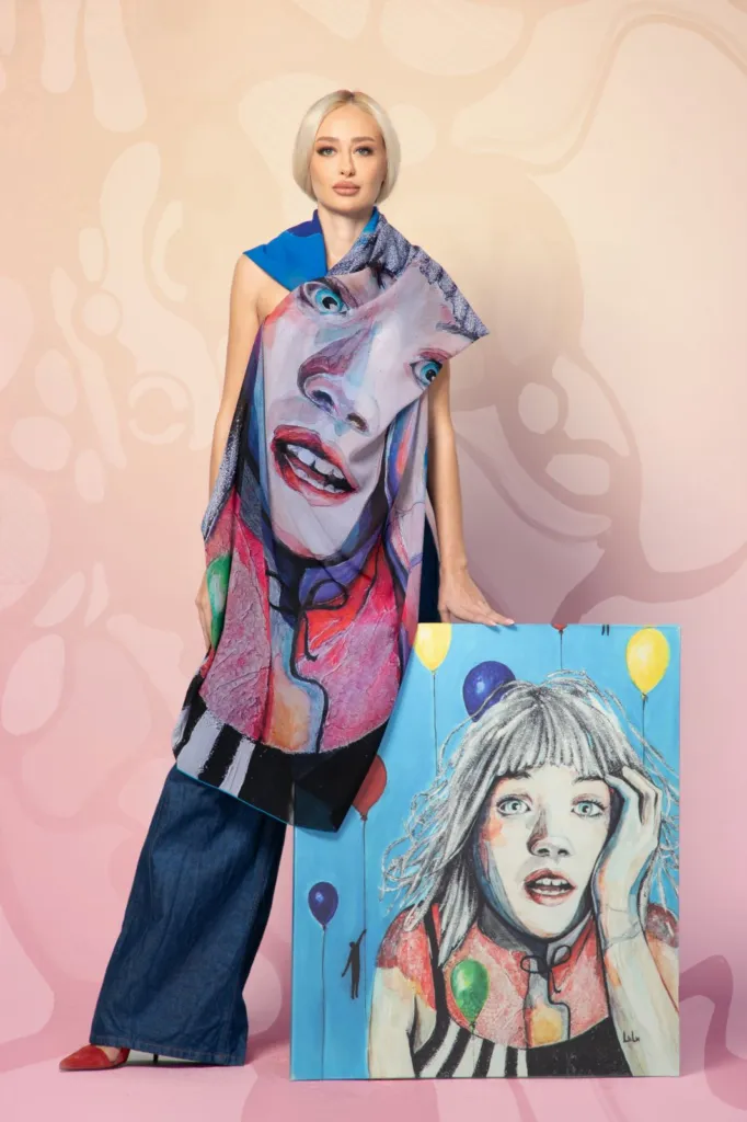 Тоалет и картина на дизайнерката Лиляна Петрова – Лулу. Фото: Костадин Кръстев - Коко