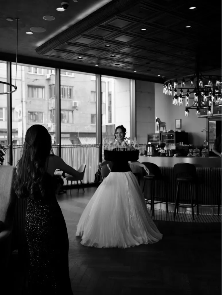 Изабел Овчарова в тоалет на Ивет Бианки. Фото: Архив на Ивет Бианки