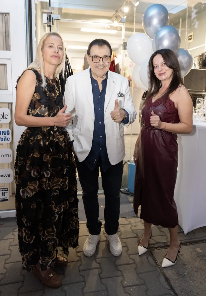 Сред най-щастливите на събитието бе майката на Ивет Бианки - Силвия Апостолова (първата вляво). Фото: Алма комуникация / Петър Станев