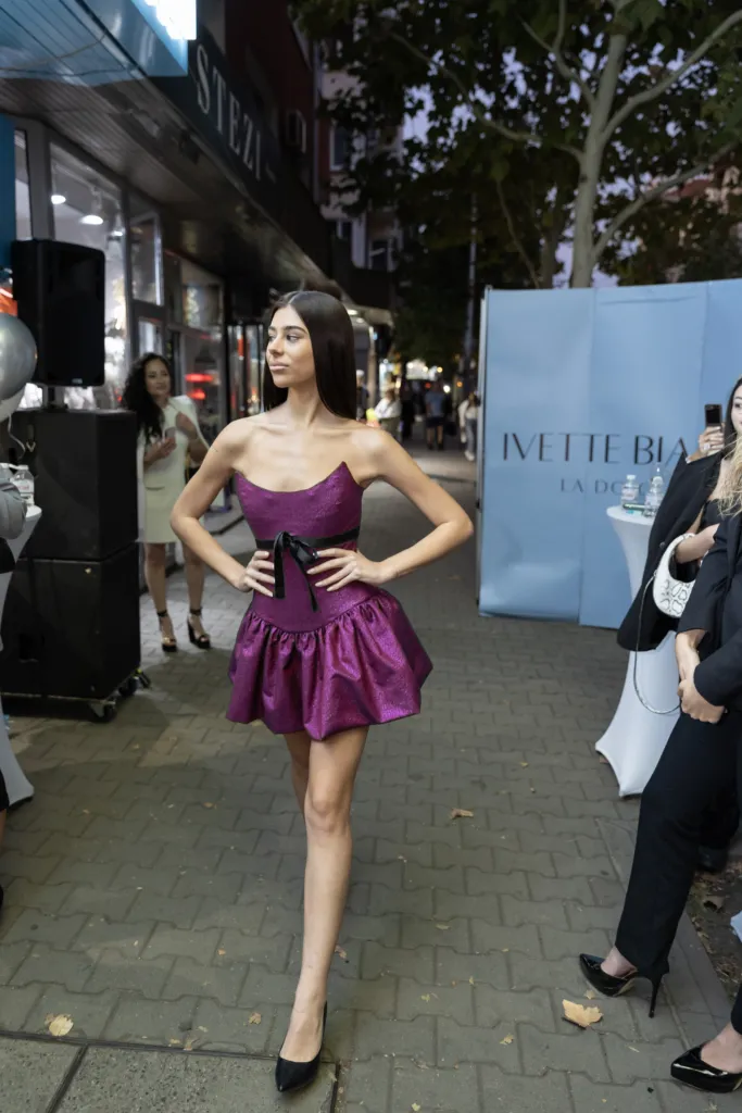 Модел, представящ тоалет на Ивет Бианки. Фото: Алма комуникация / Петър Станев