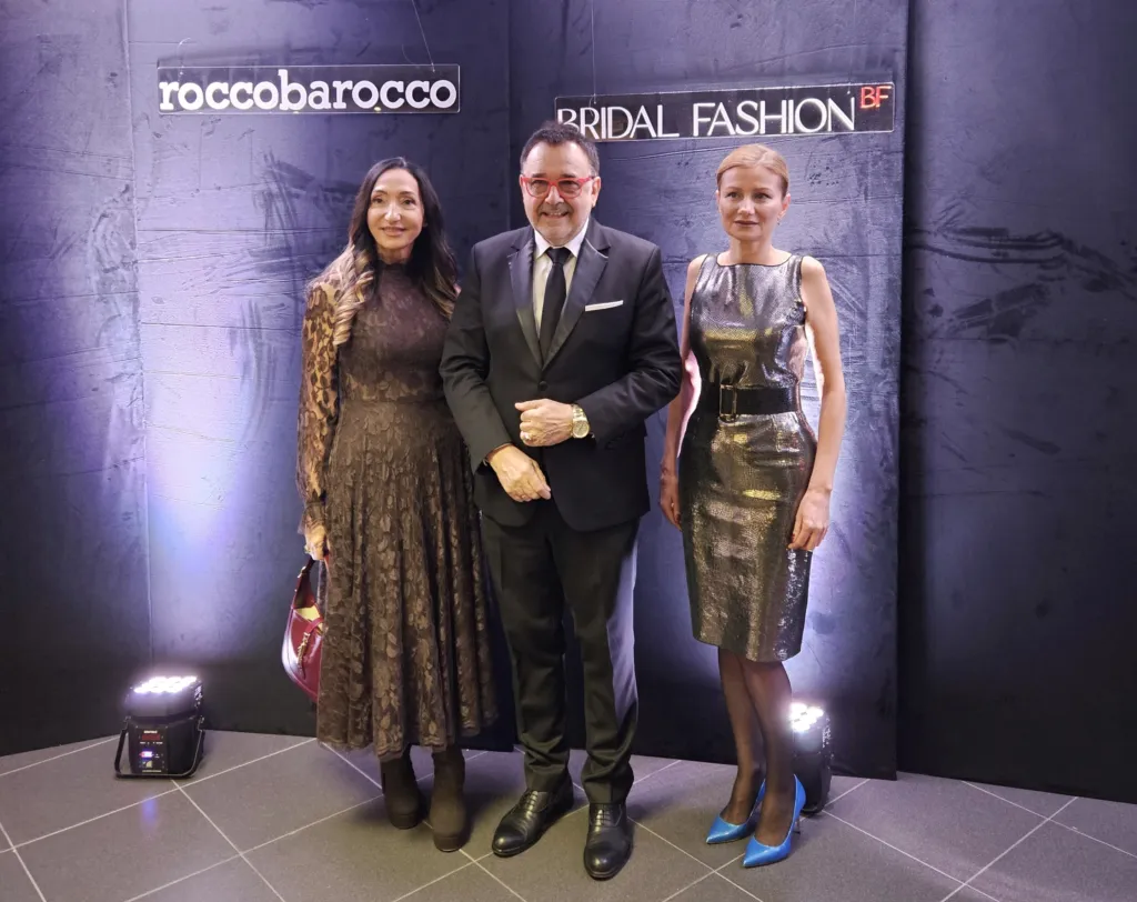 Проф. Любомир Стойков с Анелия Петкова и Елена Кристиано. Фото: Академия за мода / Петър Станев