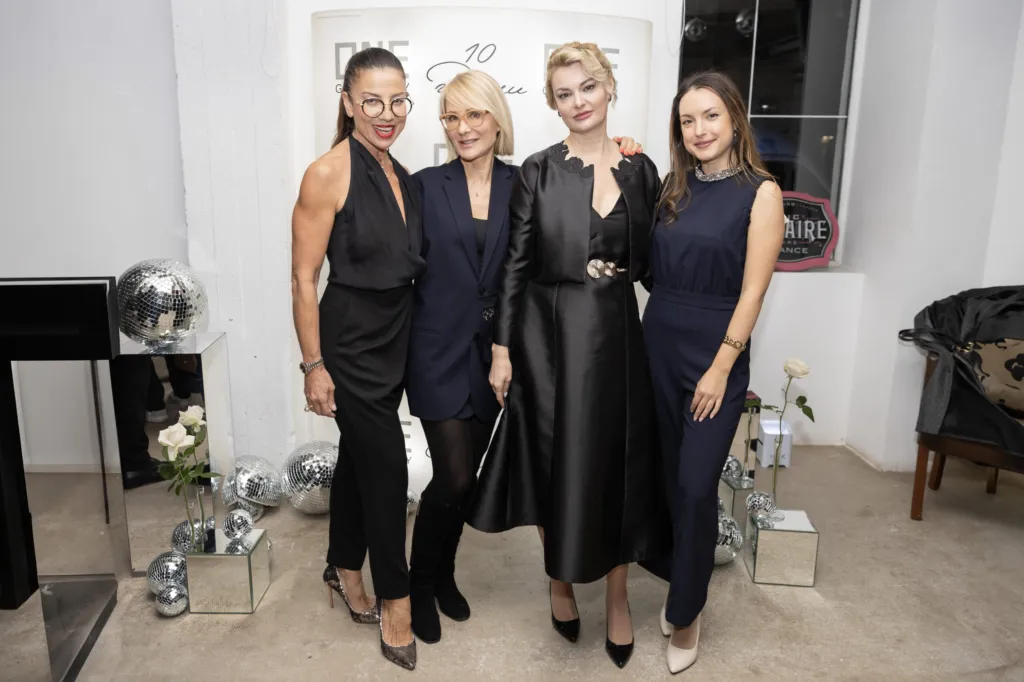 Десислава Зафирова (трета поред). Фото: Алма комуникация / Петър Станев