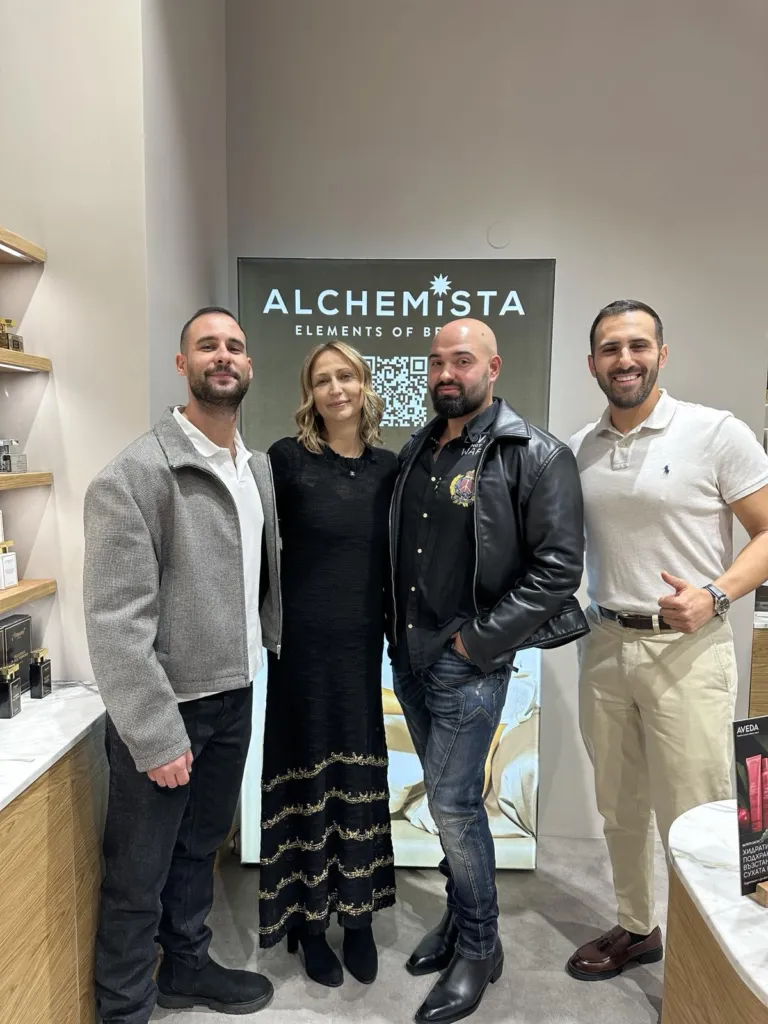 Цецка Караджова и гости на откриването на най-новия бутик на Alchemista. Фото: Alchemista