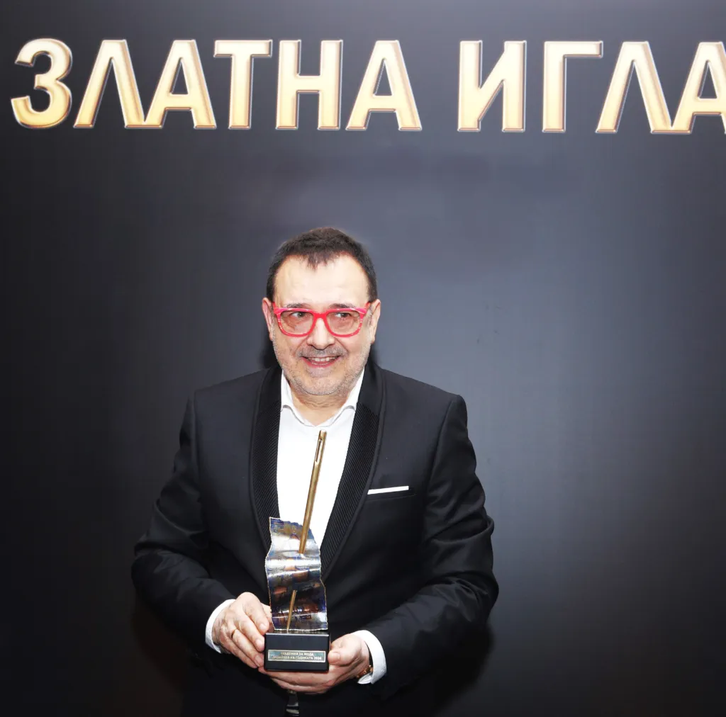 16.	Проф. Любомир Стойков – съосновател и председател на Академията за мода 
Фото: Архив на Академията за мода