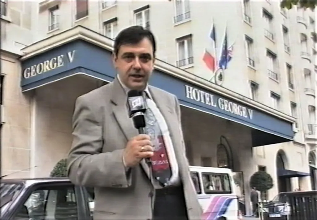 Любомир Стойков преди ревюто на Живанши в хотел „Жорж V“ – Париж, 1995 г. Фото: Личен архив на Любомир Стойков