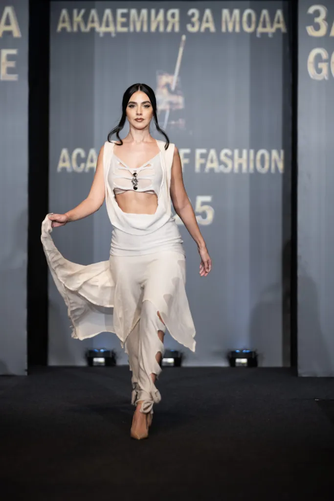 Предложение от модния бранд Axel Hardy, с дизайнер Аксел Харди. Фото: Академия за мода / Петър Станев