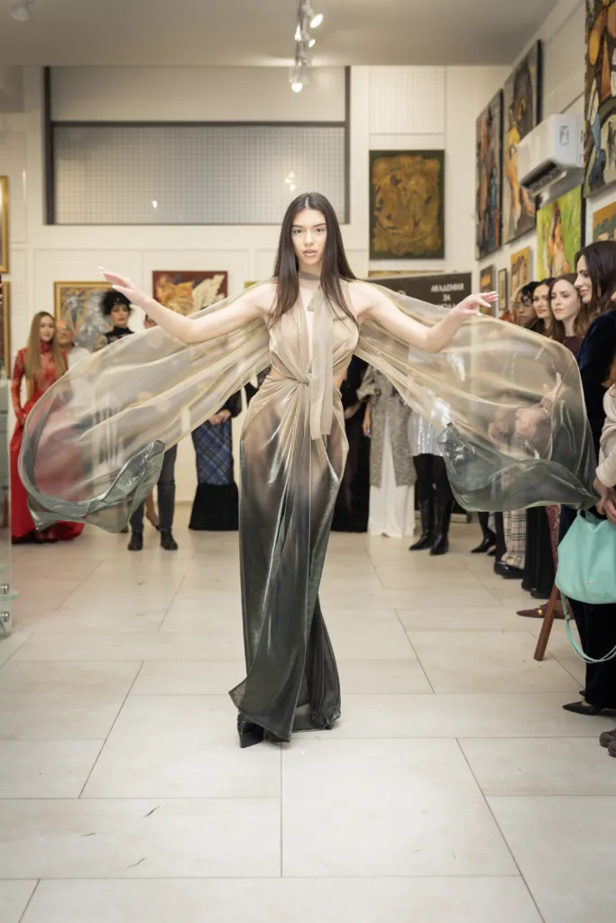 Ева Захариева в тоалет на Николета Фархат. Фото: Академия за мода / Петър Станев