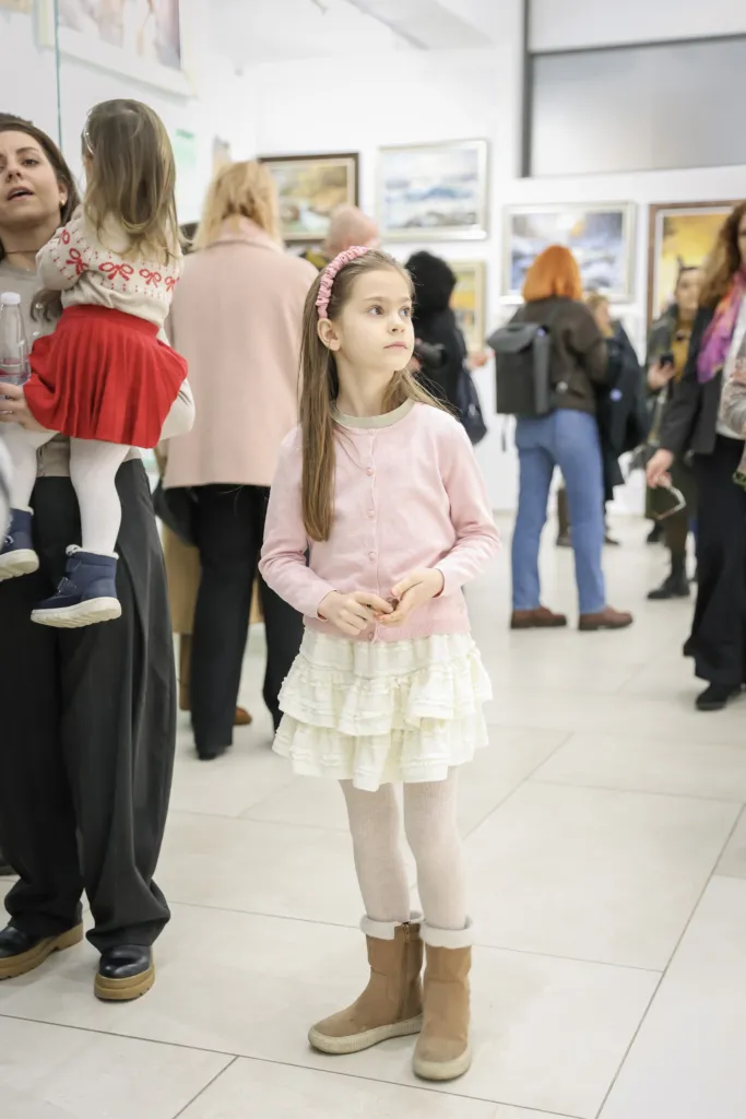 Гости на изложбата. Фото: Алма комуникация / Петър Станев