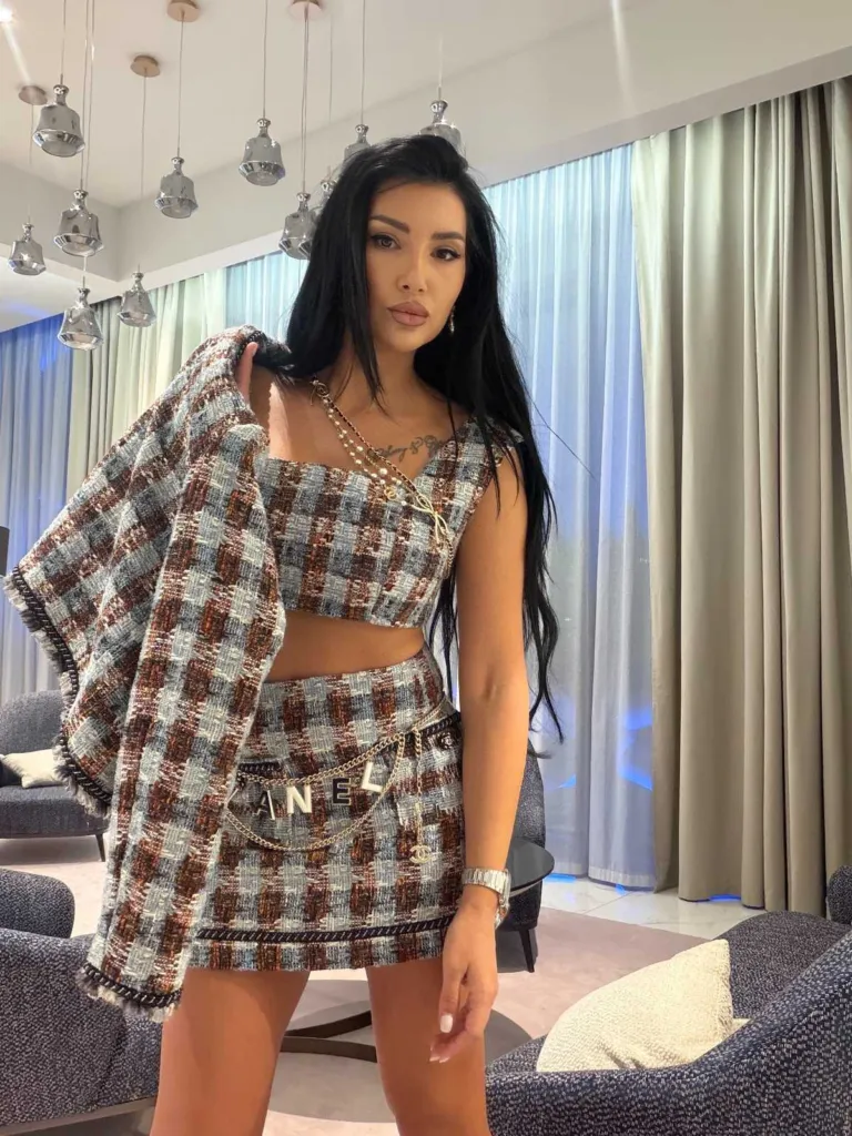 Тоалет на модния бранд AURAË PARIS. Дизайнер и модел - Лина Рей. Фото: Личен архив на Таня Ян