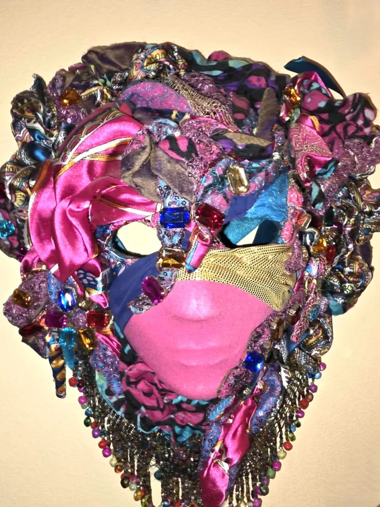 Авторска маска на Маурицио Пироло, която ще бъде показана по време на Италианската арт вечер в ONE  Gallery. Фото: Алма комуникация