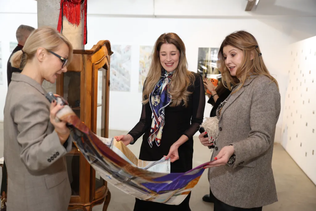 Момент от изложбата „Точки на пресичане“.
Фото: Алма комуникация / Петър Станев