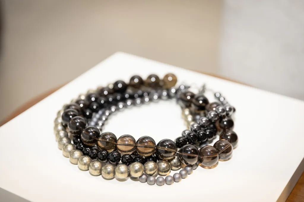 Бижута на Николай Сърдъмов.
Фото: Алма комуникация / Петър Станев