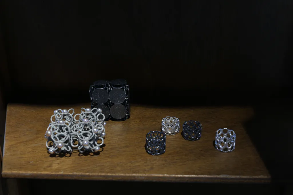 Бижута на Николай Сърдъмов.
Фото: Алма комуникация / Петър Станев