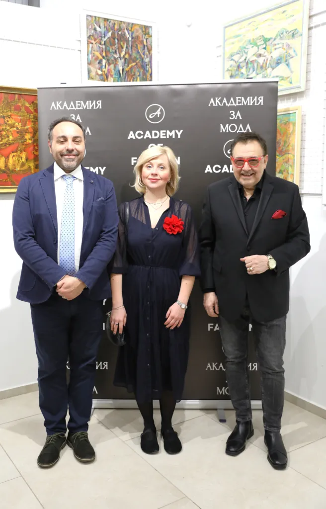 Проф. Любомир Стойков заедно с Андреа Д'Андреа и неговата съпруга. Фото: Академия за мода / Петър Станев
