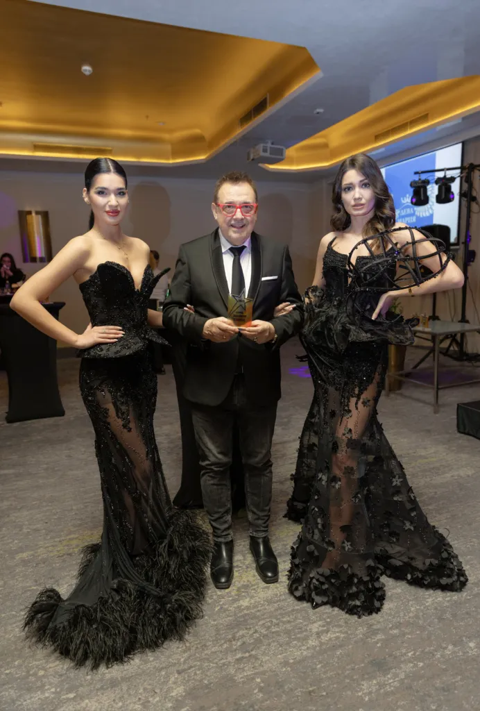 Проф. Любомир Стойков заедно с Александра Кръстева и Гергана Желева.
 Фото: Алма комуникация / Петър Станев