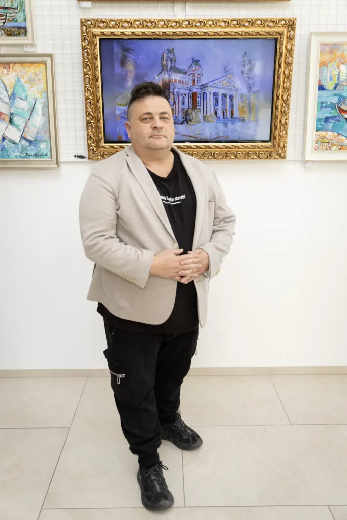 Художникът Вили Николов. Фото: Алма комуникация / Петър Станев